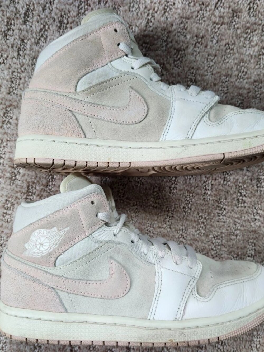 NIKE Air Jordan 1 Mid SE Women's Shoes Size 7, Beige & Light Pink, Good Cond